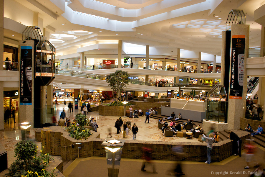 About Woodfield Mall - A Shopping Center in Schaumburg, IL - A Simon  Property